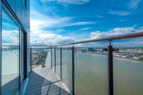 Skyvillion - London Top Floor Apartments With River Thames Views by Woolwich Ferry, Near London Excel, O2 Arena, City Airport, Free WiFi & Parking, GREAT RATES FOR LONGER STAYS